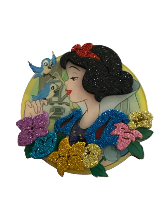 Snow White Floral Shaker