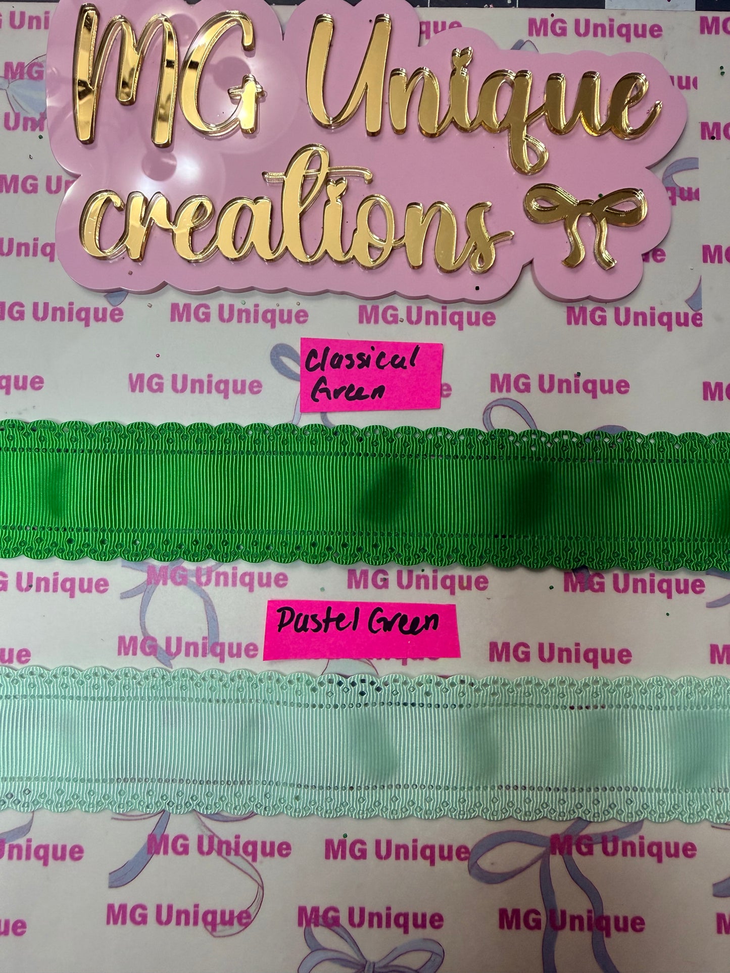 Scallop Wavy Edge 1.5”